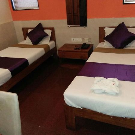 Hotel Q Deck Mumbai Eksteriør bilde