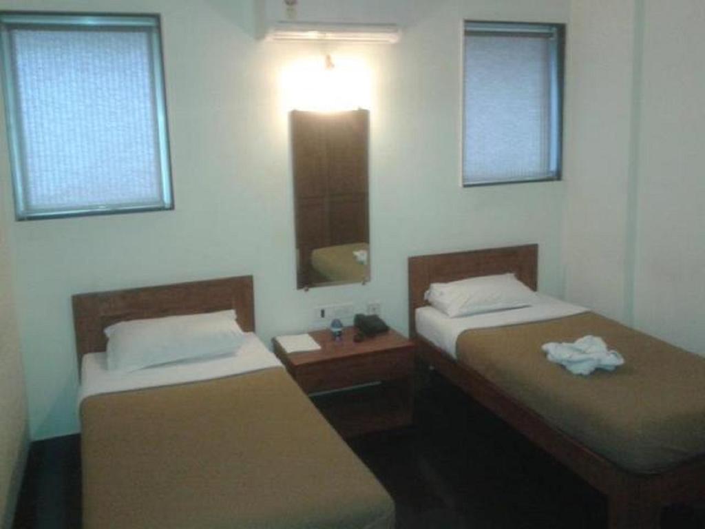 Hotel Q Deck Mumbai Eksteriør bilde