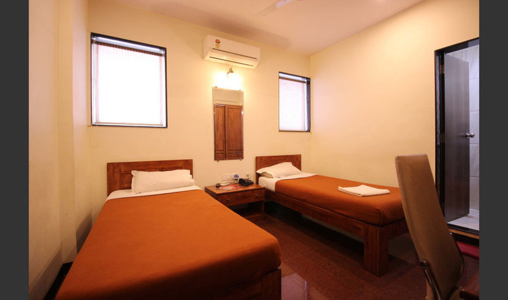 Hotel Q Deck Mumbai Eksteriør bilde