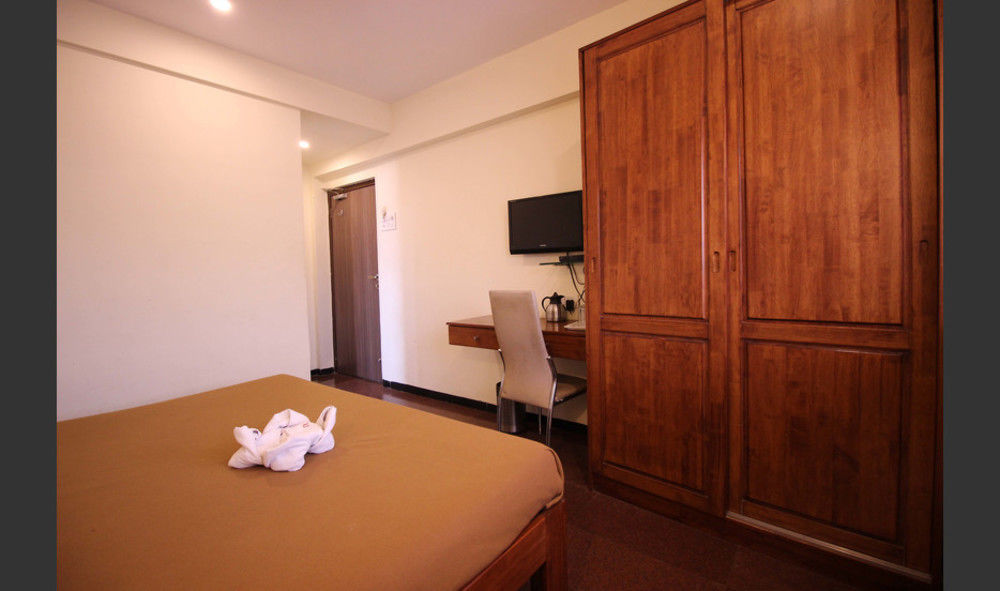 Hotel Q Deck Mumbai Eksteriør bilde