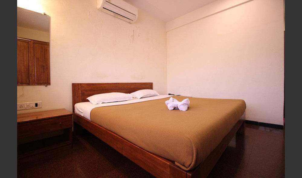 Hotel Q Deck Mumbai Eksteriør bilde