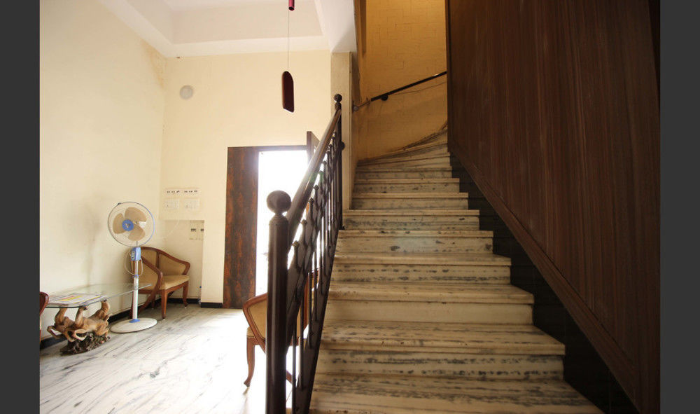 Hotel Q Deck Mumbai Eksteriør bilde